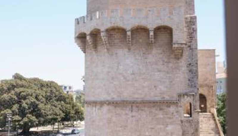 Info - Puerta Serranos by MYR Hotels