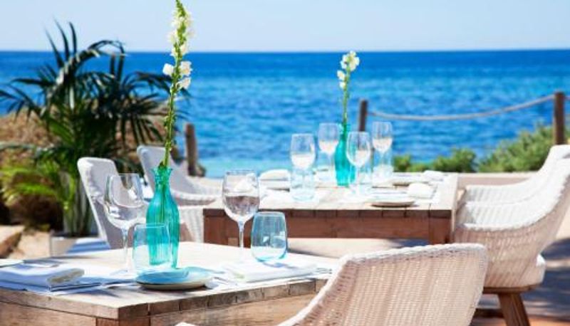 Salle de petit-déjeuner dans le restaurant - a Small Luxury Hotel of the World Gecko Formentera