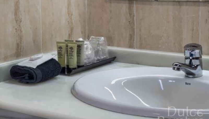 Cuarto de baño - Hotel Dulce Nombre - Valdevaqueros