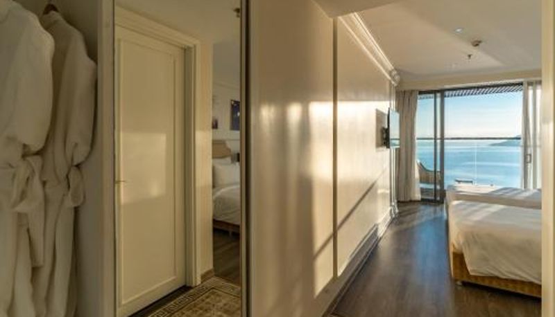 Oda - La Vague Hotel