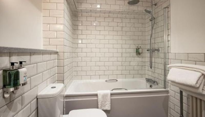 Bathroom - The Dean Court