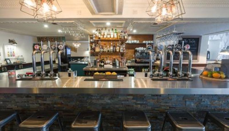 Restoran içinde kahvaltı salonu - The Torfin