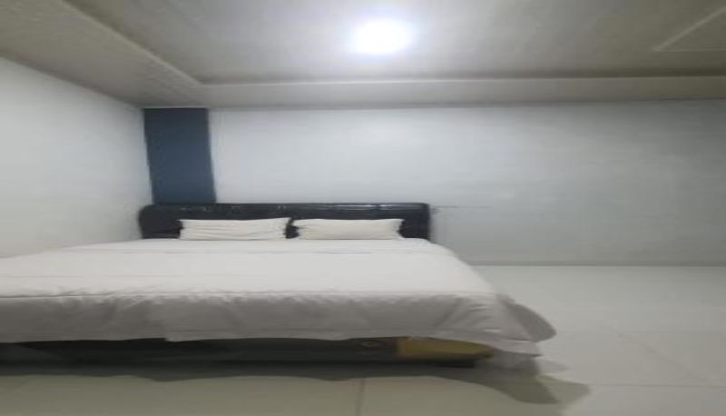 Kamer - SPOT ON 92481 Modena Homestay Syariah Near SD Negeri