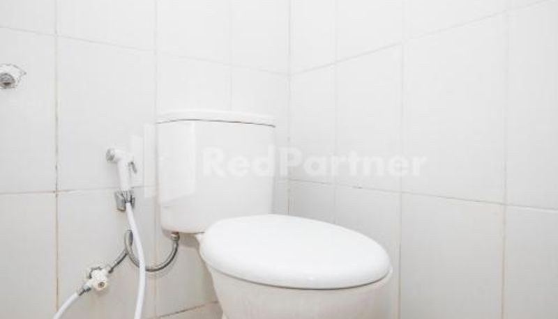 Badezimmer - Katup Guest House Syariah Mitra RedDoorz
