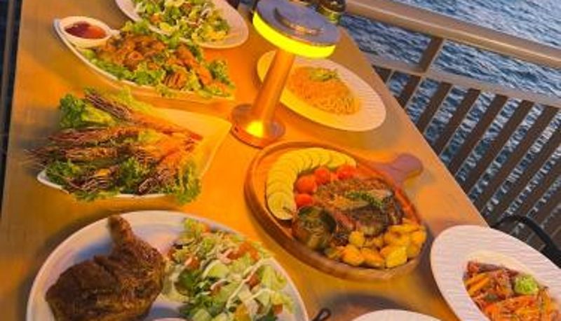 Sala prima colazione all'interno del ristorante - Sunset Sorrento Phu Quoc