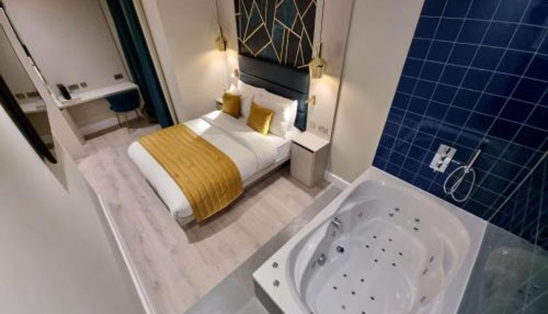 Suite - NOX Edgware Road