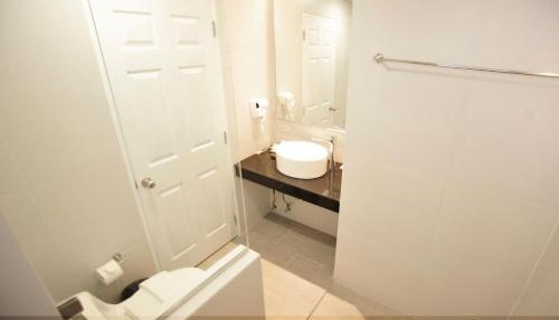 Banyo - Combo Beach Hotel Samui