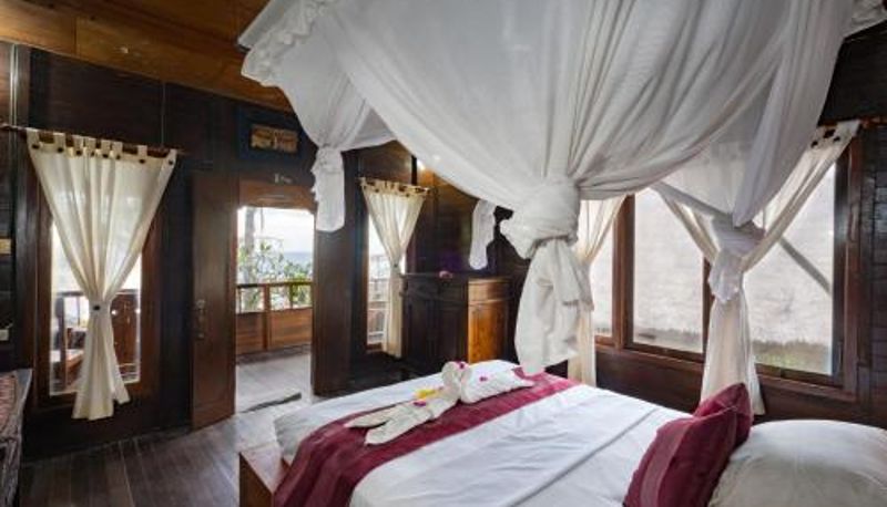 Room - Mushroom Beach Bungalows