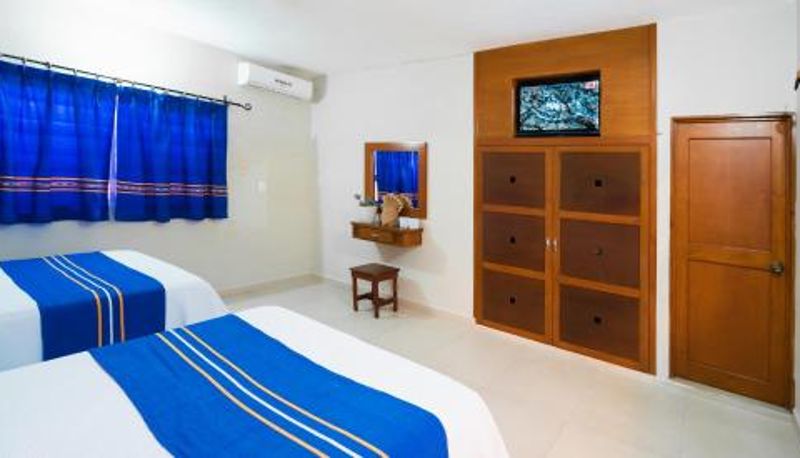 Información - Hotel Yumkiin - Cerca Del Ferry y Terminal ADO