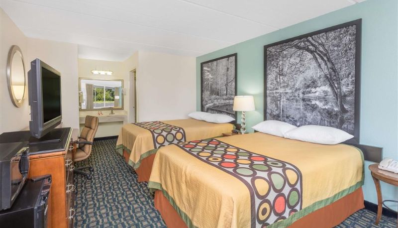Room - Super 8 By Wyndham Kingsland I-95/Naval Base Area