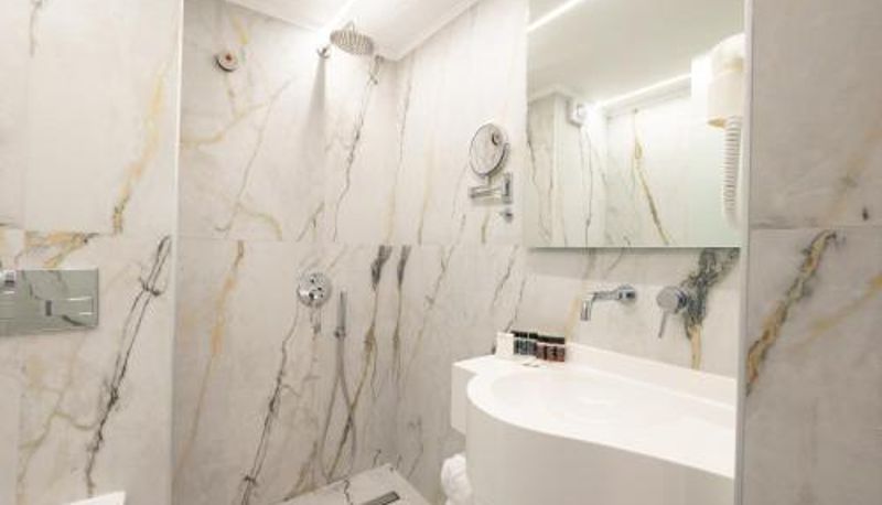 Badezimmer - Modern Revival Luxury Hotel