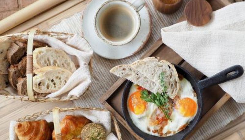 Frühstücksraum innerhalb des Restaurants - Raya Heritage - SHA Plus