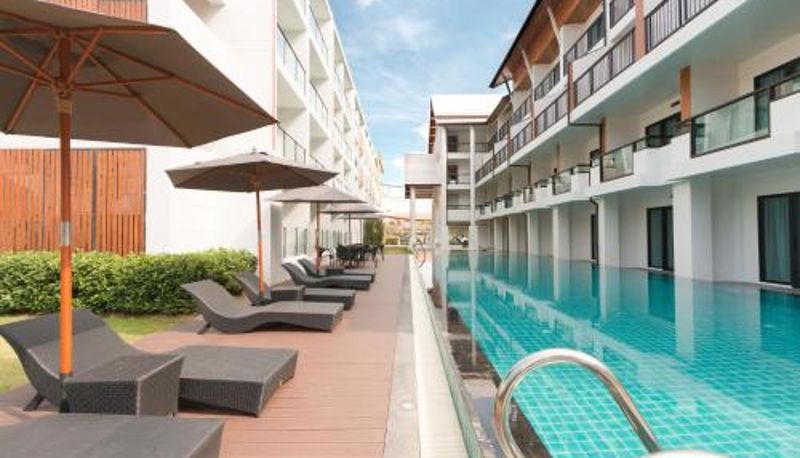 Piscina - Hotel MAYU Chiang Mai