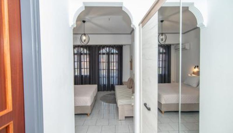 Zimmer - Iro's Residence