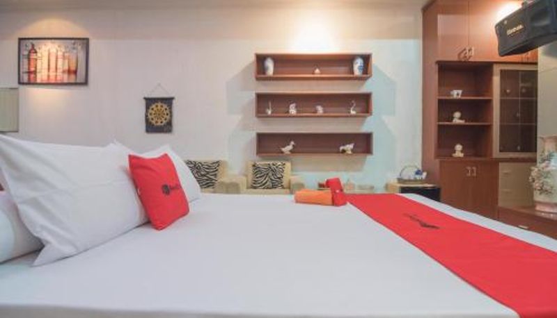 Aile odası - RedDoorz Syariah near Margahayu Raya