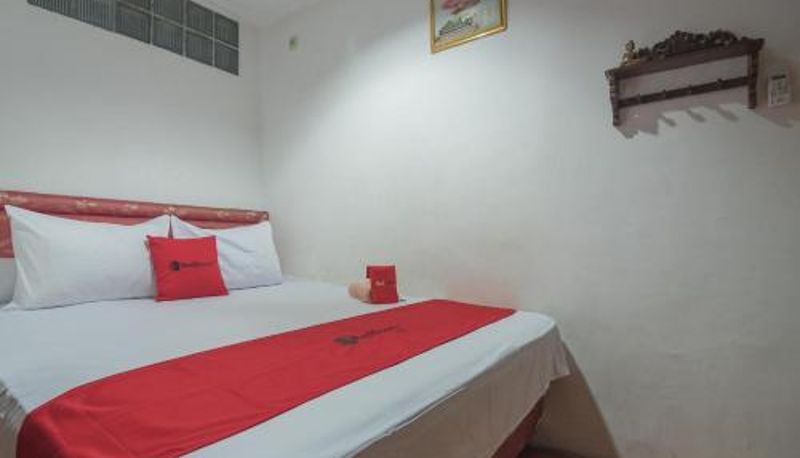 Oda - RedDoorz Syariah near Margahayu Raya