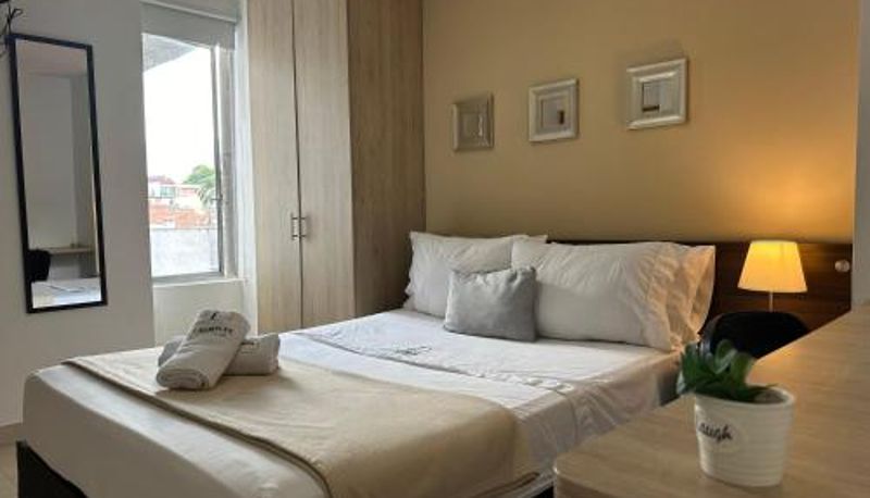 Info - Laureles Grand House LGH Hotel - Anteriormente Laureles Guest House