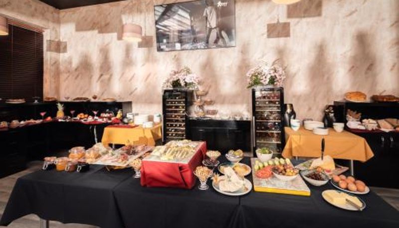 Frühstücksraum innerhalb des Restaurants - Art Magus Hotel