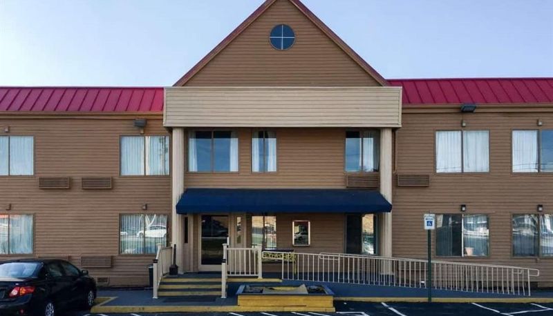 Exterior view - Days Inn by Wyndham Thomson