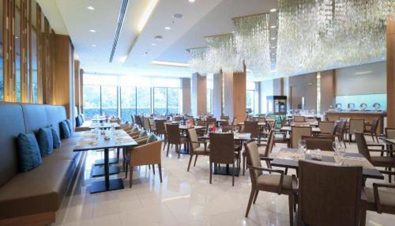 Sala prima colazione all'interno del ristorante - Grand Fortune Hotel Nakhon Si Thammarat