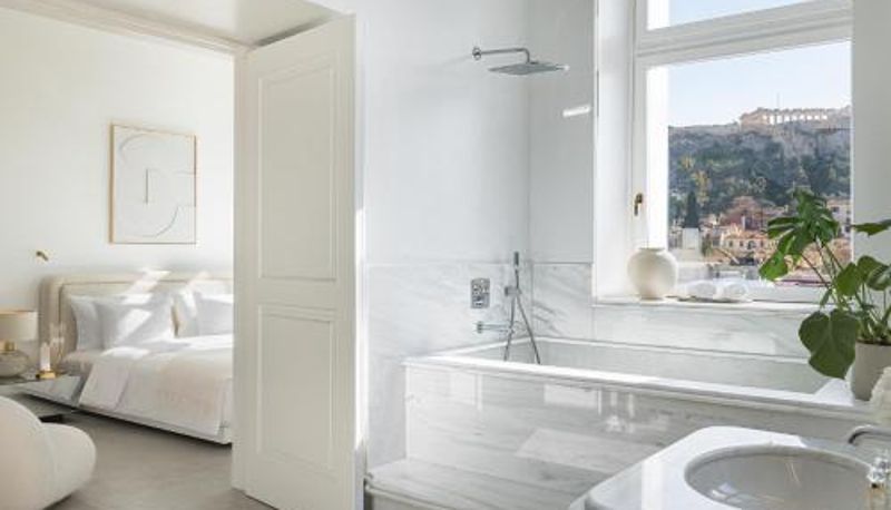 Suite - A Hotel to Live The Dolli at Acropolis
