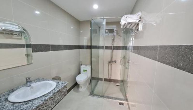 Badezimmer - Sky Hotel