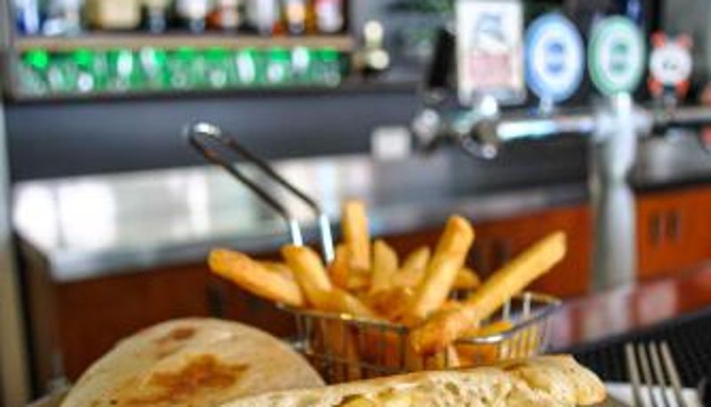 Frühstücksraum innerhalb des Restaurants - Delatite Hotel