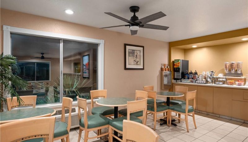 Innenbreich - Howard Johnson by Wyndham Modesto Ceres