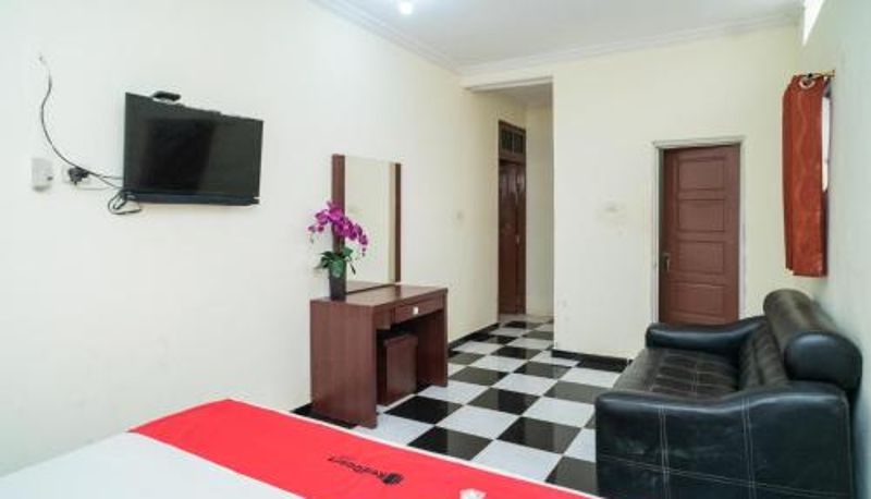 Camera - RedDoorz near Uniska Banjarmasin