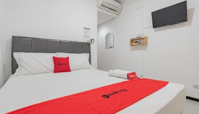 Pokój - RedDoorz Syariah At Afifah Guest House near Bikasoga Sport Center