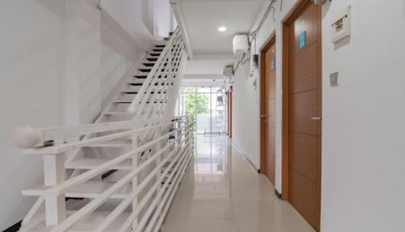 Zewnętrzna część hotelu - RedDoorz Syariah At Afifah Guest House near Bikasoga Sport Center