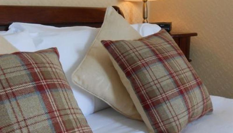 Rum - The Ken Bridge Hotel & Campsite