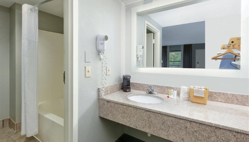 Habitación - Super 8 by Wyndham Diberville Biloxi Area