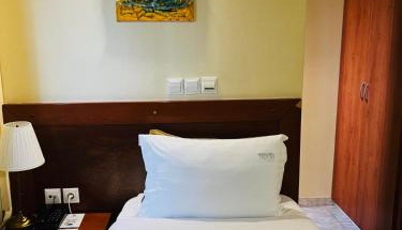 Info - Triton Hotel Piraeus