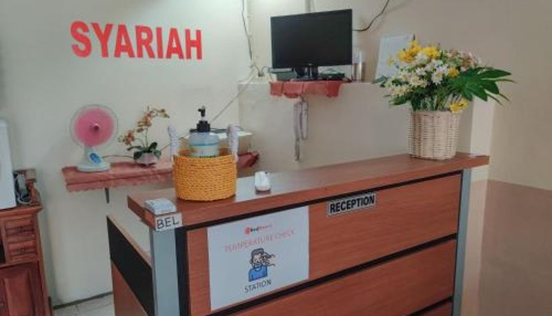 Rezeption - Ayuning Guest House Syariah Semarang Mitra RedDoorz