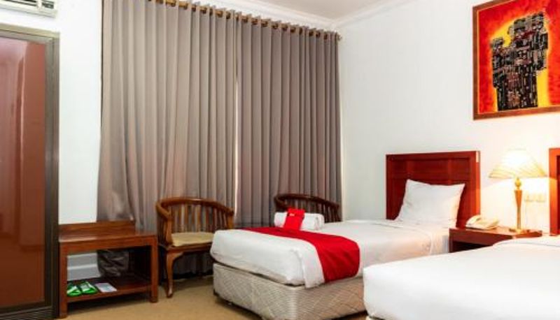 Standardzimmer - RedDoorz Plus Syariah near Java Supermall Semarang 2