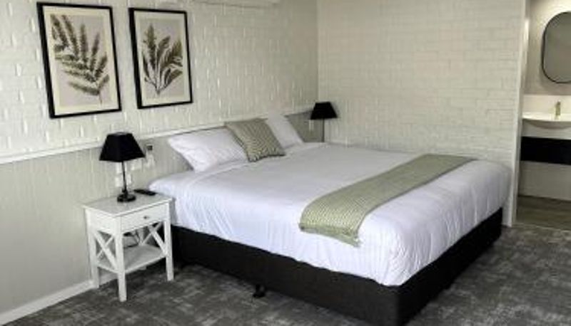 Standard room - The Bower Hotel