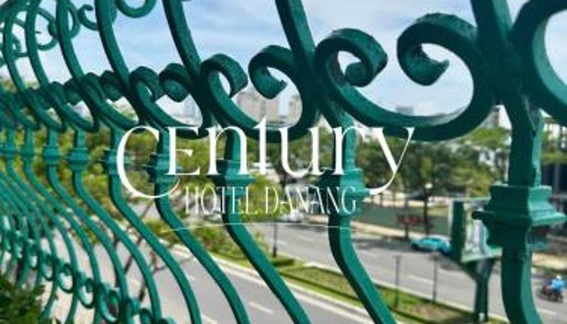 Zewnętrzna część hotelu - Century Hotel Da Nang