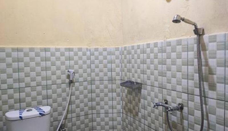 Banyo - RedDoorz Syariah At Hotel Matahari 1 Jambi