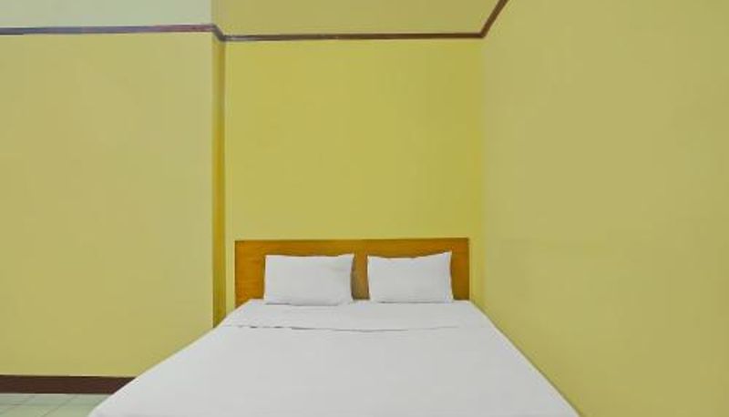 Camera - Hotel O Azeela Kost Syariah