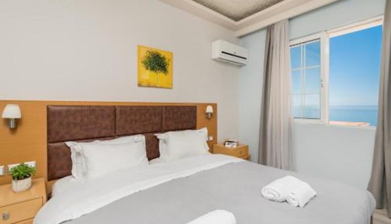Oda - Crystal Beach Hotel