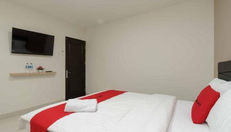 Pokój typu standard - RedDoorz Plus near Eka Hospital BSD 5