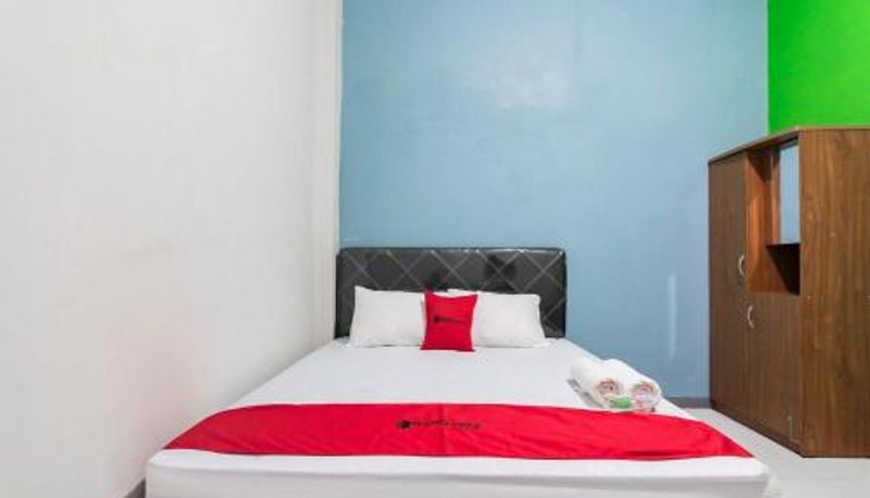 Zimmer - RedDoorz Syariah near Jalan Jakarta Samarinda
