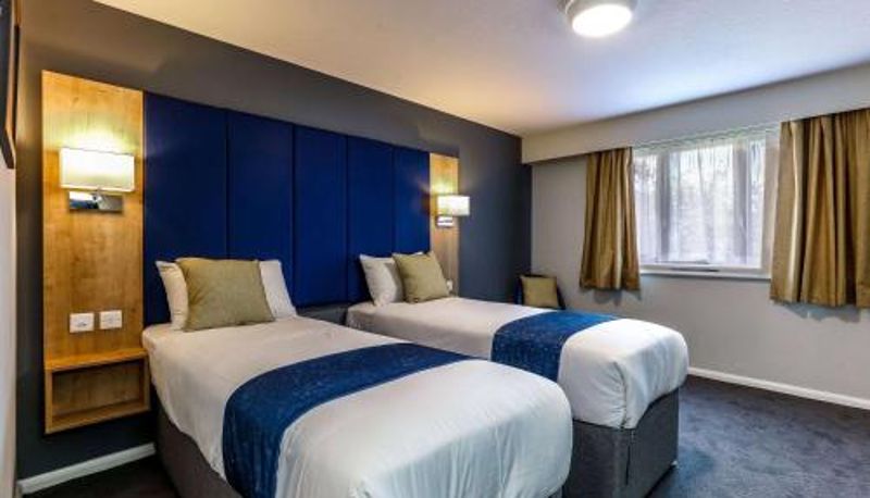 Información - Days Inn Warwick Northbound M40
