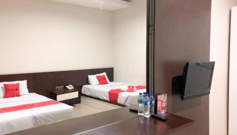 Info - RedDoorz near Pantai Pede