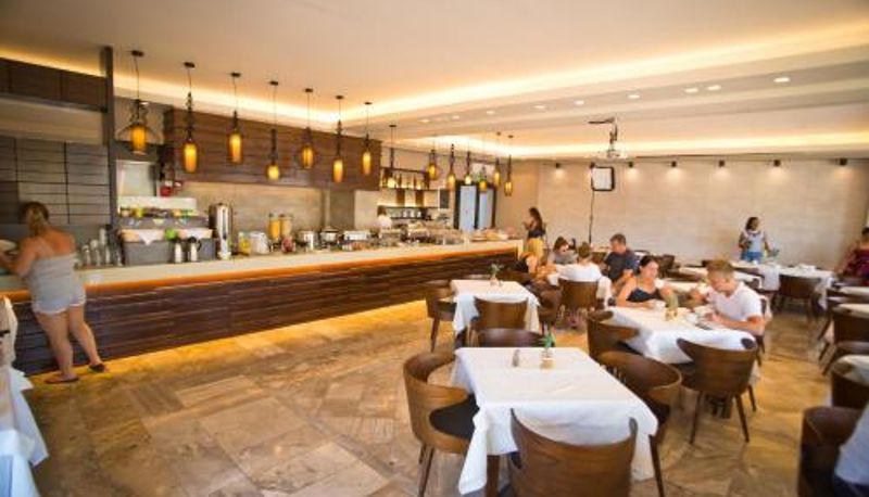 Frühstücksraum innerhalb des Restaurants - Elena Village Hotel & Suites