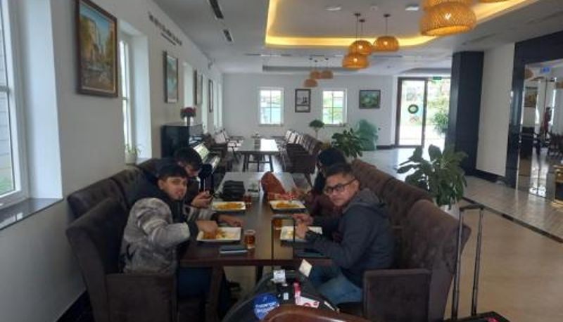 Restoran içinde kahvaltı salonu - INDOTEL HALONG HOTEL