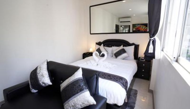 Suite - Thonglor Suites Hotel