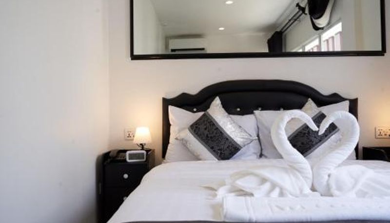 Suite - Thonglor Suites Hotel