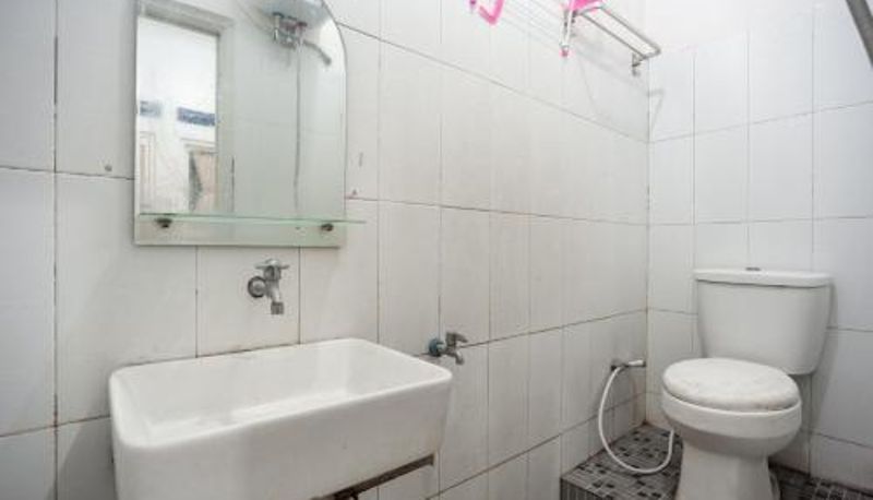 Pokój - RedDoorz Syariah near PGC Cililitan